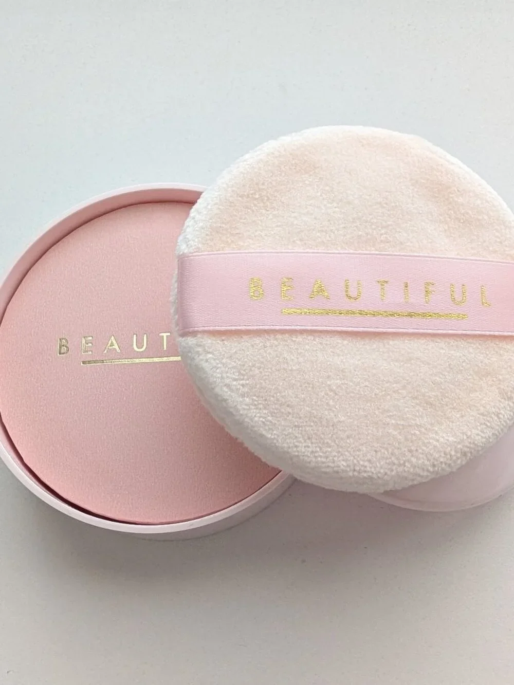 Estee Lauder BEAUTIFUL Perfumed Body Powder 1oz /28.3g w Puff SEALED Pink Case